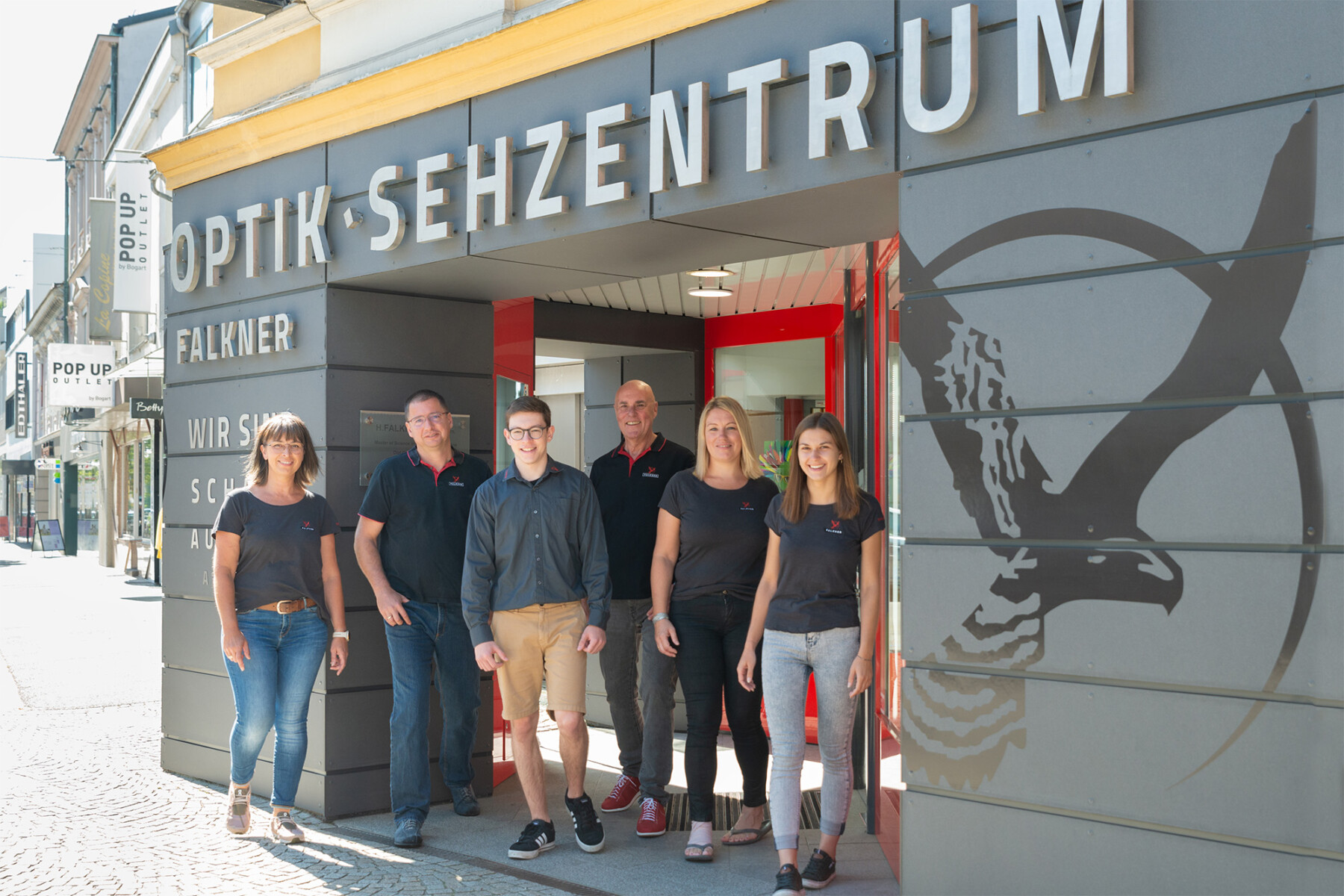 team-geschäft-außen-falkner-optik